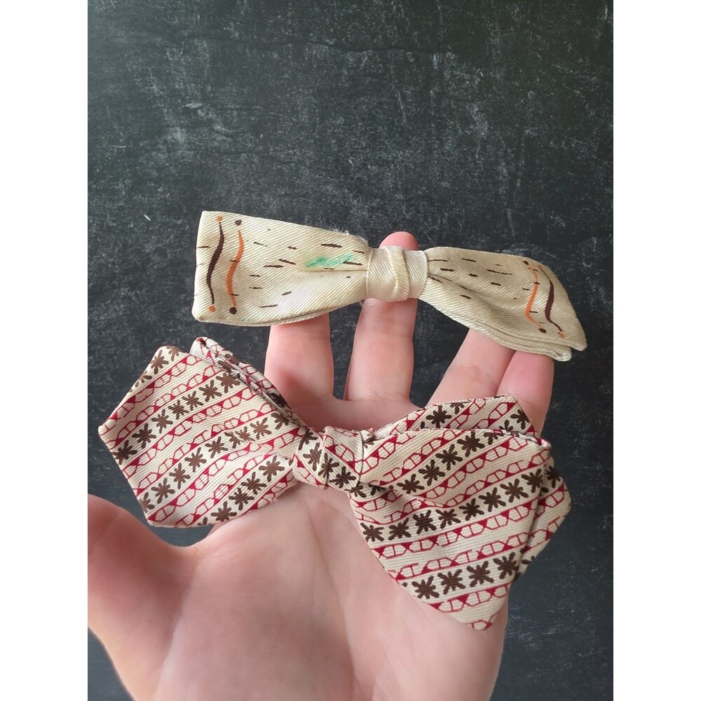 Men's Pair Of Vintage Bow Ties READ Description